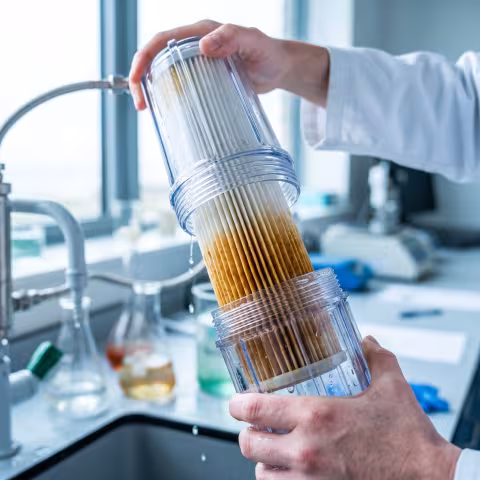 Water filtration cartridge, macro — Course imagery, water treatment methods.